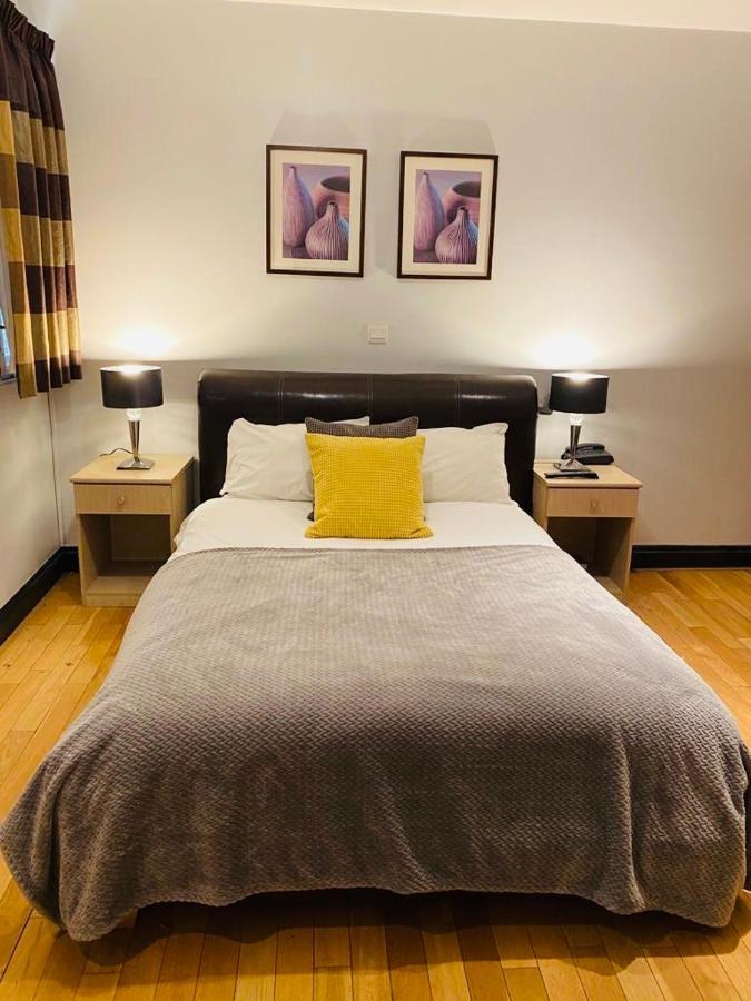 Thameside Hotel Рединг Екстериор снимка